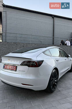 Седан Tesla Model 3 2021 в 