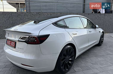 Седан Tesla Model 3 2021 в 