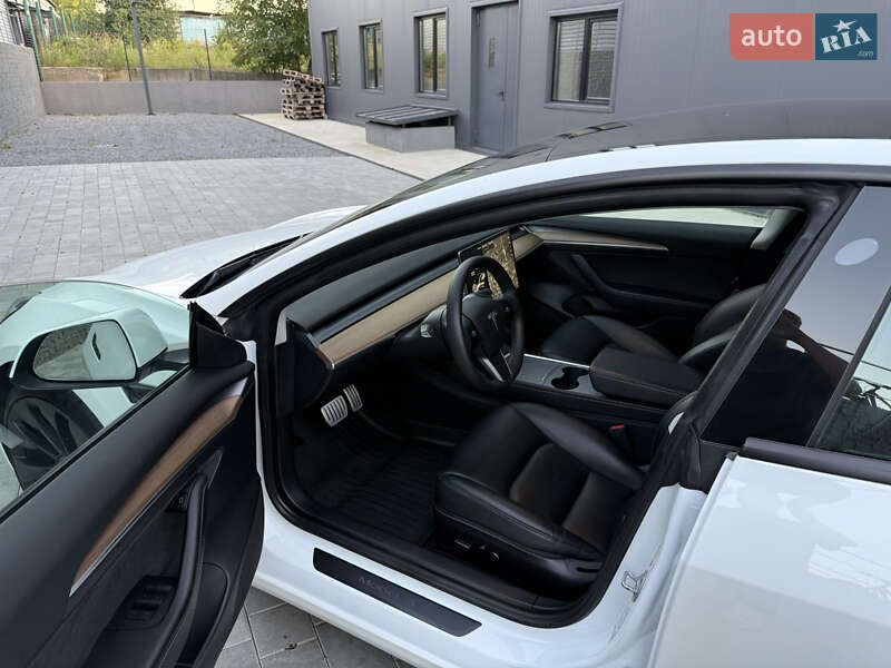 Седан Tesla Model 3 2021 в Луцьку фото 13 Седан Tesla Model 3 2021 в Луцьку