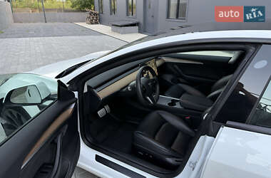 Седан Tesla Model 3 2021 в 