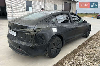 Седан Tesla Model 3 2024 в 