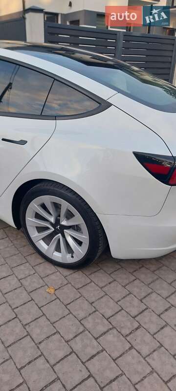 Седан Tesla Model 3 2022 в Львові