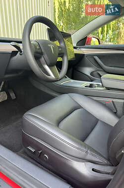 Седан Tesla Model 3 2022 в 
