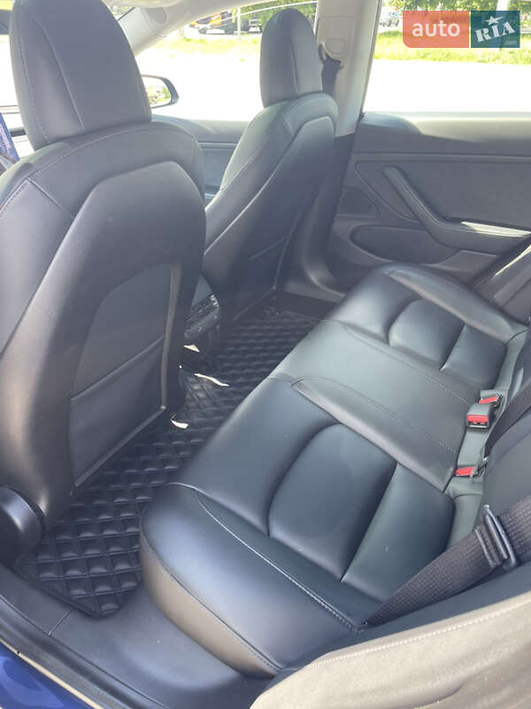 Седан Tesla Model 3 2019 в Києві