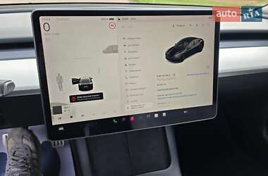 Седан Tesla Model 3 2022 в 