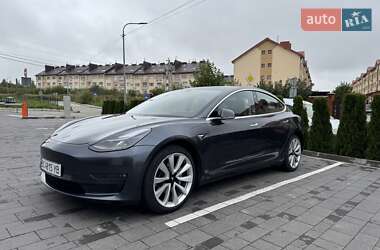 Седан Tesla Model 3 2018 в Львове