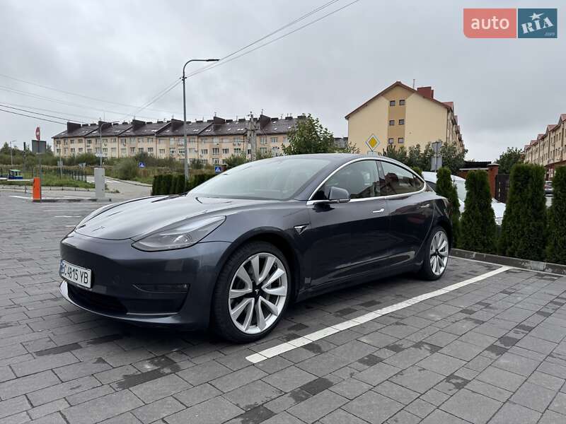 Седан Tesla Model 3 2018 в 