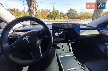 Седан Tesla Model 3 2021 в 