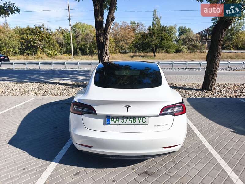 Седан Tesla Model 3 2021 в Днепре