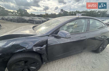 Седан Tesla Model 3 2025 в 