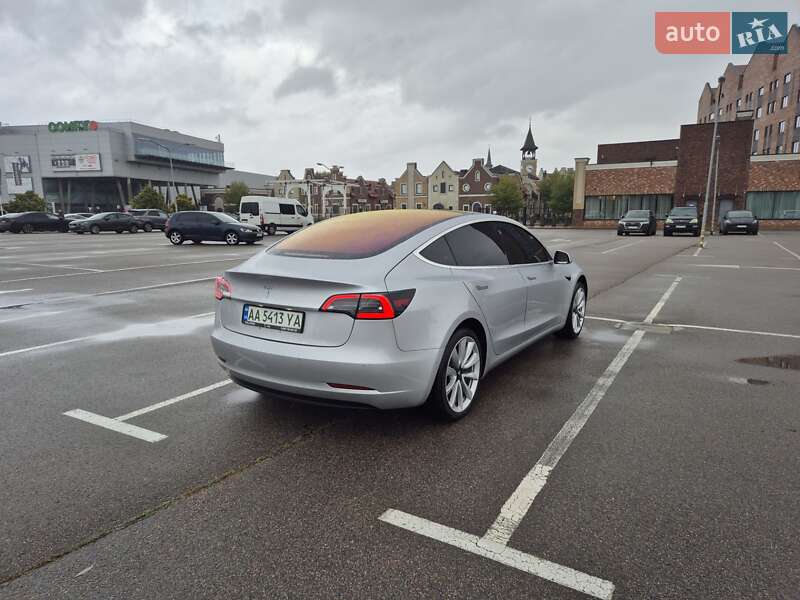 Седан Tesla Model 3 2018 в Києві