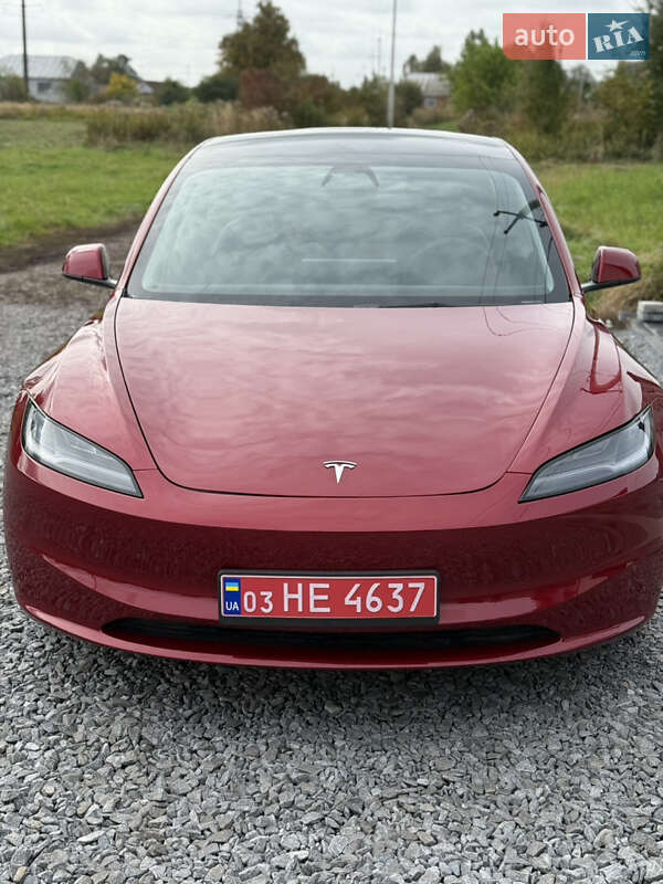 Седан Tesla Model 3 2024 в Дубно