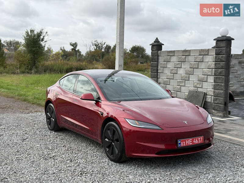 Седан Tesla Model 3 2024 в Дубно