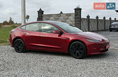 Седан Tesla Model 3 2024 в 