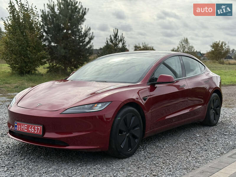 Седан Tesla Model 3 2024 в Дубно