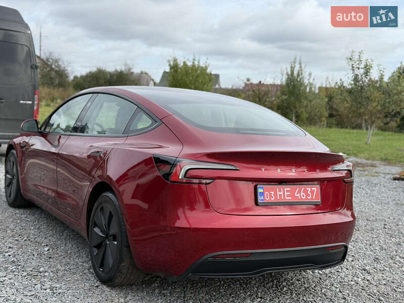 Седан Tesla Model 3 2024 в Дубно