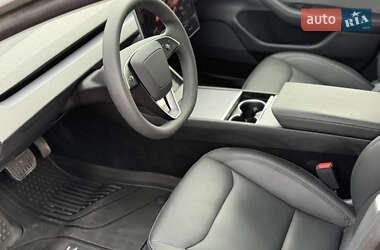 Седан Tesla Model 3 2024 в 