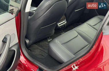 Седан Tesla Model 3 2024 в 