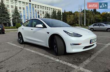 Седан Tesla Model 3 2022 в Рівному