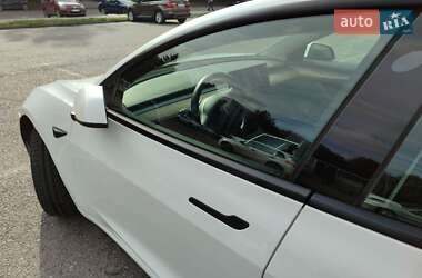 Седан Tesla Model 3 2022 в Ровно