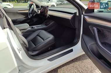Седан Tesla Model 3 2022 в Ровно