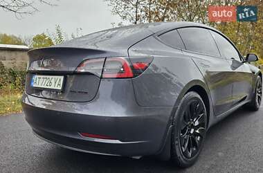 Седан Tesla Model 3 2020 в 