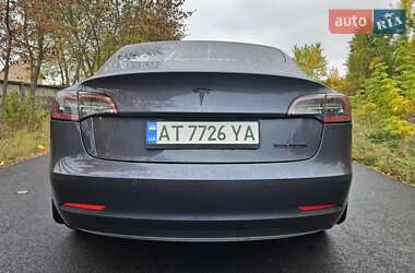 Седан Tesla Model 3 2020 в 