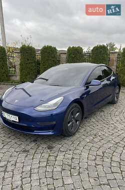 Седан Tesla Model 3 2022 в Жовкві