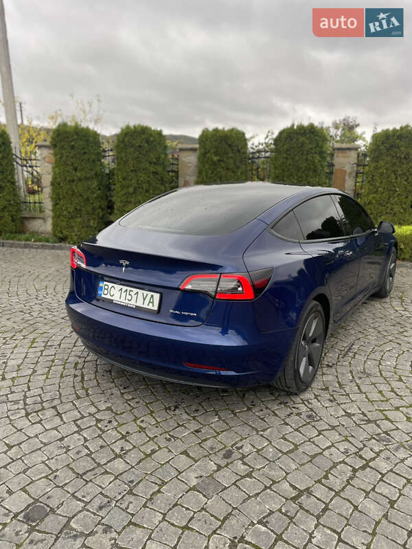 Седан Tesla Model 3 2022 в Жовкве