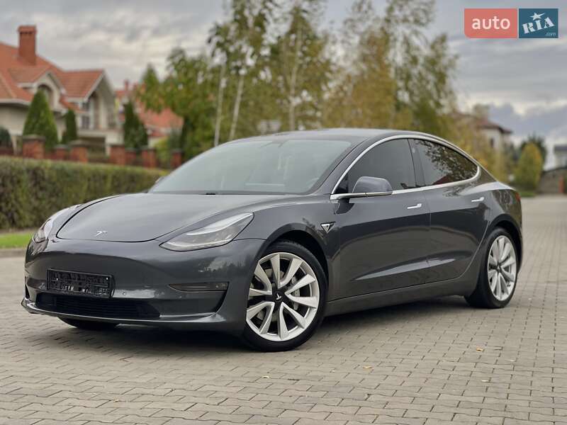Седан Tesla Model 3 2020 в Одесі