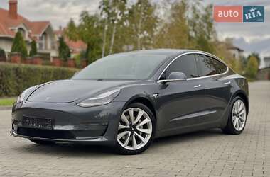 Седан Tesla Model 3 2020 в 