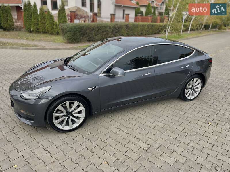 Седан Tesla Model 3 2020 в Одесі