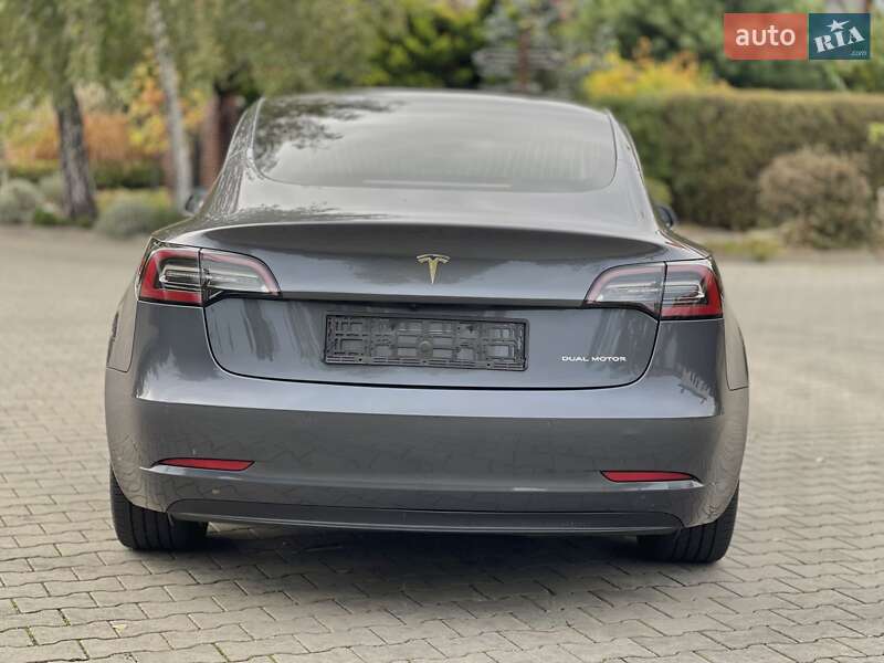 Седан Tesla Model 3 2020 в Одесі