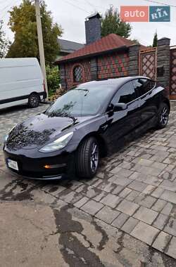 Седан Tesla Model 3 2021 в 