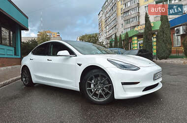Седан Tesla Model 3 2019 в Сумах