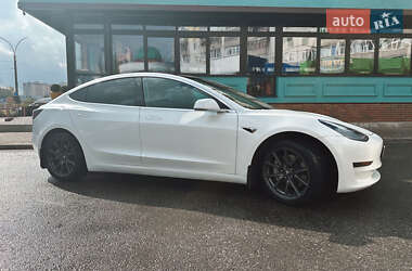 Седан Tesla Model 3 2019 в Сумах