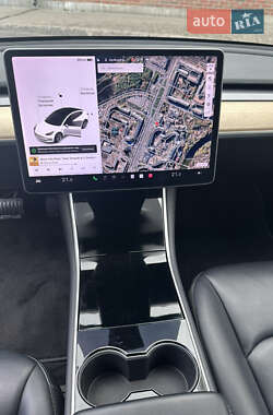 Седан Tesla Model 3 2019 в Сумах