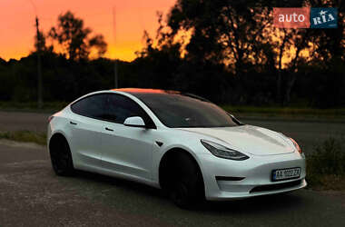 Седан Tesla Model 3 2018 в Киеве