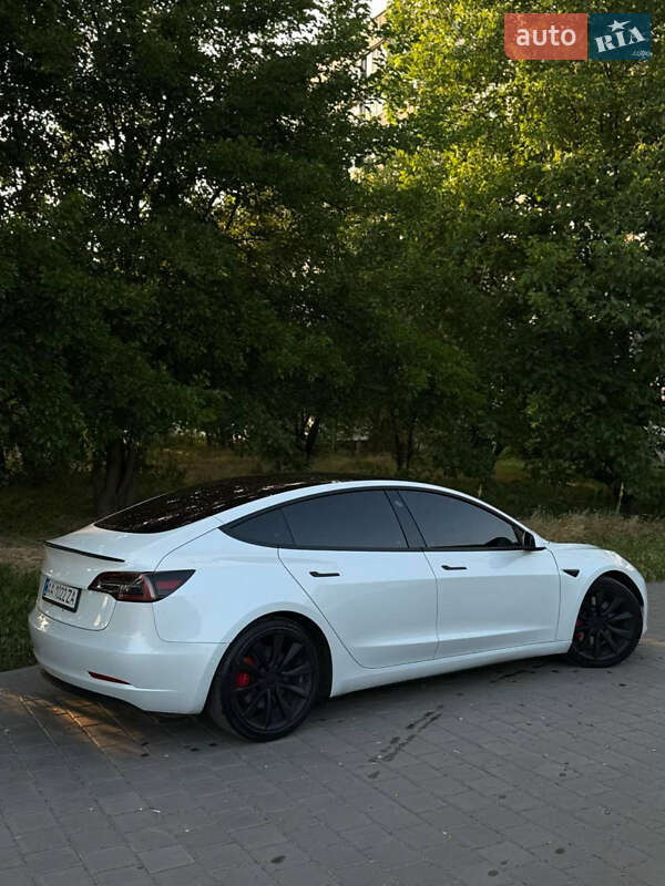Седан Tesla Model 3 2018 в Києві