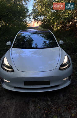 Седан Tesla Model 3 2018 в Киеве