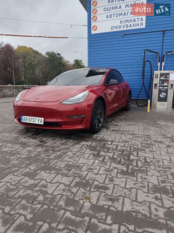 Седан Tesla Model 3 2018 в Виннице
