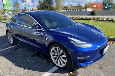 Седан Tesla Model 3 2020 в Ірпені