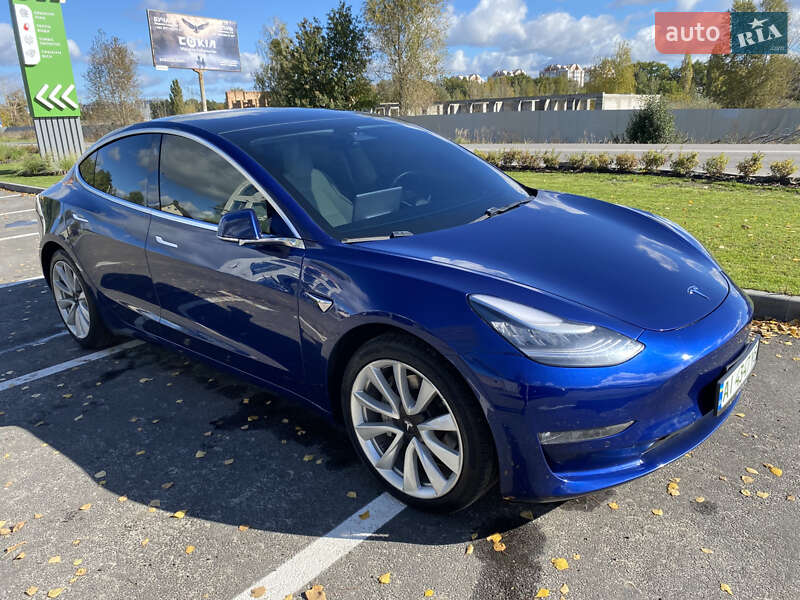 Tesla Model 3 2020