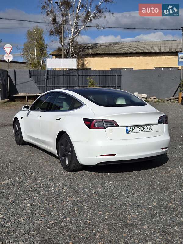 Седан Tesla Model 3 2020 в Коростені