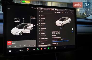 Седан Tesla Model 3 2019 в 