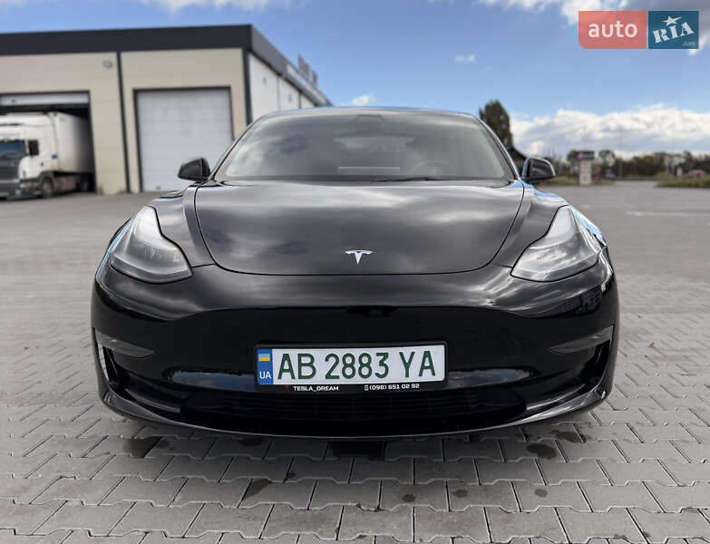 Седан Tesla Model 3 2022 в Виннице