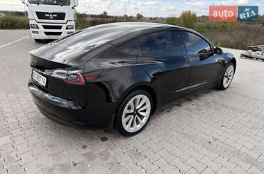 Седан Tesla Model 3 2022 в 