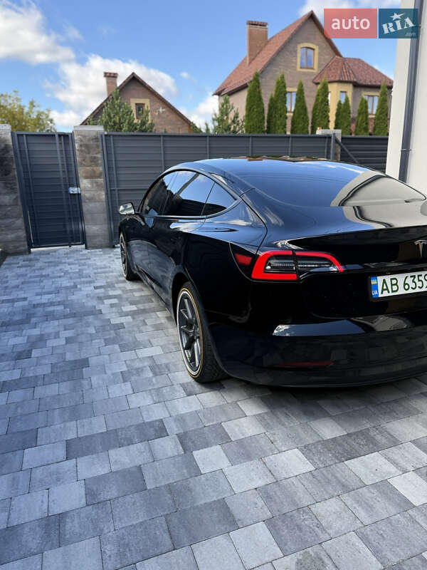 Седан Tesla Model 3 2022 в Вінниці
