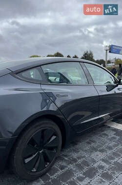 Седан Tesla Model 3 2024 в 