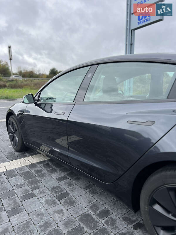 Седан Tesla Model 3 2024 в Львові
